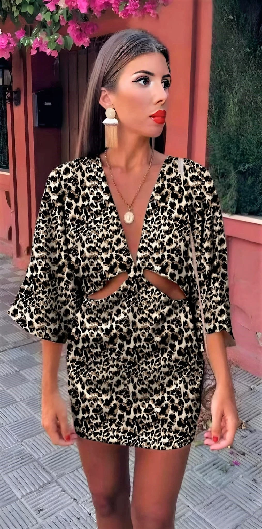 Vestito Donna Tubino Cut Out Scollo V Fantasia Leopardata Manica Ampia Sensuale Elegante 1 Vestito Donna Tubino Cut Out Scollo V Fantasia Leopardata Manica Ampia Sensuale Elegante