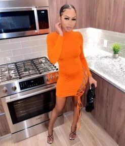 Vestito Donna Corto Aderente Spacco Laterale Lacci Manica Lunga Mezzo Collo