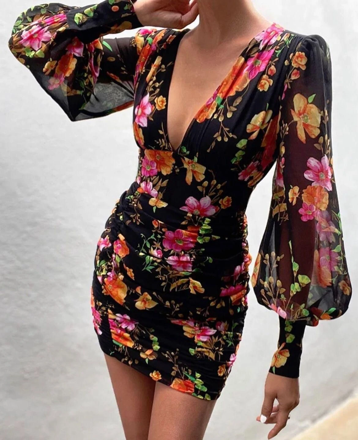 Vestito Donna Scollo V Manica Lunga Sbuffo Chiffon Drappeggiato Fantasia Floreale 1 Vestito Donna Scollo V Manica Lunga Sbuffo Chiffon Drappeggiato Fantasia Floreale