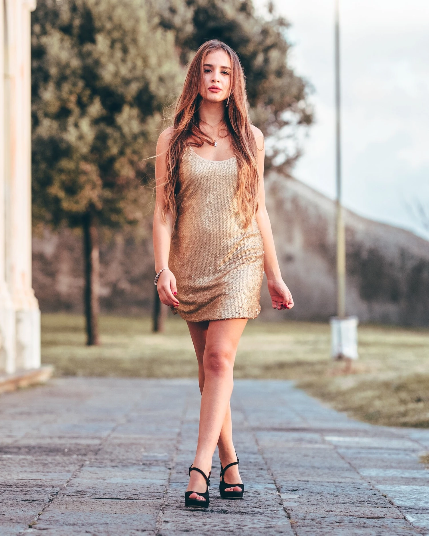 Vestito Donna Corto Paillettes Oro Vestitino Bretelle Sexy Elegante 1 Vestito Donna Corto Paillettes Oro Vestitino Bretelle Sexy Elegante