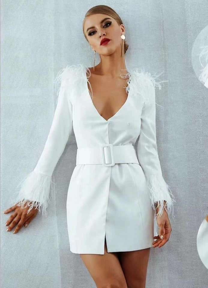 Vestito Donna Tubino Polsini Spalle Piume 1 Vestito Donna Tubino Polsini Spalle Piume