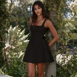 Vestito Donna Morbido Campana Scollo Quadrato Schiena Scoperta Fiocco Bretelle Elegante -Lindavi Negozio shida8.50blackdress